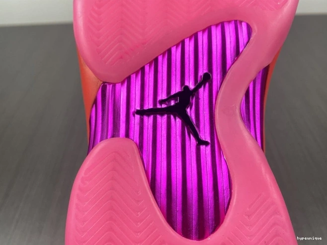 HYPE Retro Low Shocking (W) DH4121-600 Pink Jordan 14 0718